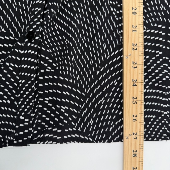 Catherines Top Women 3X Petite Black White Roll Tab Sleeves Button Up Office - Picture 10 of 11